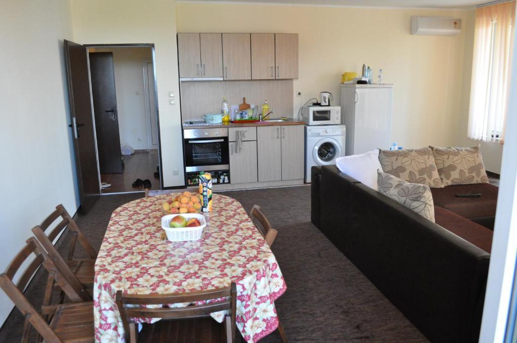 St. George Apartments Neszebar Szoba fotó