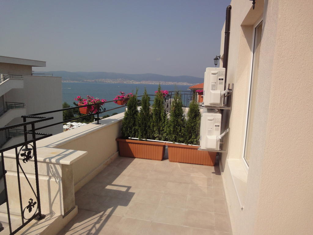 St. George Apartments Neszebar Szoba fotó